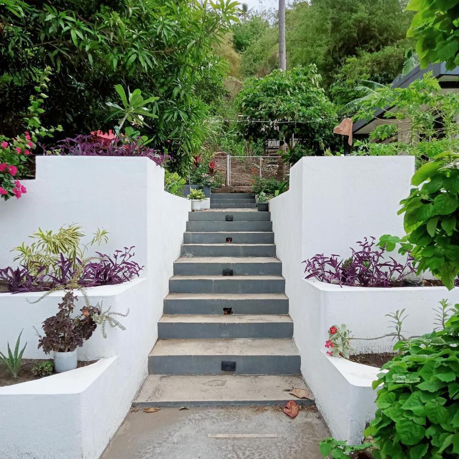 Baywalk Batangas Bed & Breakfast Laurel